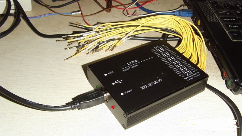 ?最高采樣頻率：200MHz（16通道），100MHz（32通道）
?最大存儲深度：256K/通道 x 32通道?輸入阻抗：1MΩ
?門限電壓：0 ~ 7.0V?信號輸入范圍：0 ~ 5V?USB傳輸：USB2.0 全速
