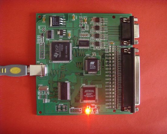 1．ADC采樣速率：單通道6MSPS/通道，4通道1.5MSPS/通道；
2．ADC采樣精度：12bits；
3．ADC輸入通道：4；
4．ADC輸入形式：雙極性；
5．ADC輸入范圍：±1V，±2.5V,±5V，±10V可根據(jù)用戶需求配置；
6．DAC輸出通道：2；
7．DAC輸出精度：12bits；
8．DAC輸出形式：PWM；