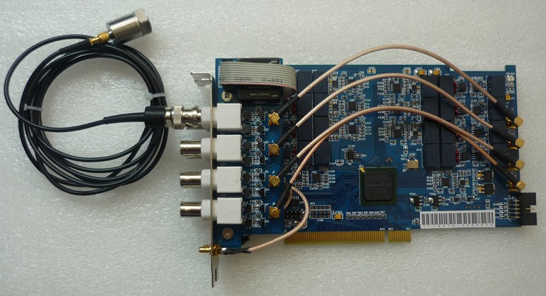 輸入量程：±1V~±10V，轉(zhuǎn)換精度：16位，采樣率：1Msps~1Ksps，A/D轉(zhuǎn)換器個(gè)數(shù)：8片通道數(shù)：同步8通道，觸發(fā)方式：內(nèi)觸發(fā)、模擬外觸發(fā)