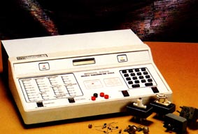 IST8800為雙極型晶體管、MOS場效應(yīng)管、J型場效應(yīng)管、二極管、可控硅整流器、雙向可控硅、穩(wěn)壓管和三端電壓調(diào)節(jié)器提供了40種參數(shù)的測量，測試

