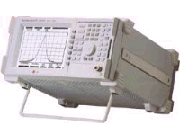 它具有2.7GHz的廣域測定能力、大而亮的人型液晶畫面、緊密的設計、高精度/可靠性、MENU方式的簡便操作和測定結果的可存儲性等優(yōu)秀性能和功能，還可以兼用AC/DC，采用充電電池在野外任何地方都能方便地使用。